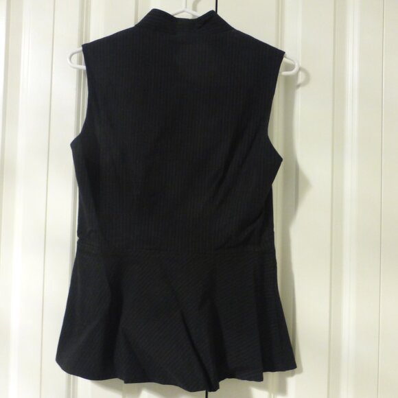 LE CHATEAU black pinstripe zip up peplum top - Picture 8 of 10